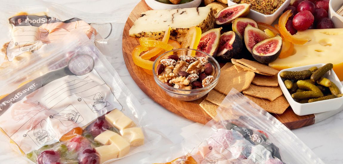 Sery i owoce w worku próżniowym